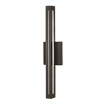 Hinkley Vue Outdoor Light In Bronze