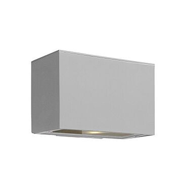Hinkley Atlantis 1-Light Outdoor Light In Titanium